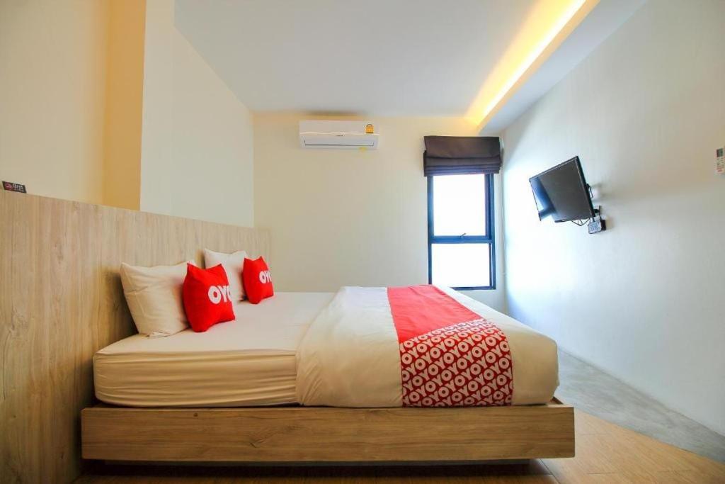 Oyo 75416 Rama3 Sunrise Hostel Bangkok Exterior foto